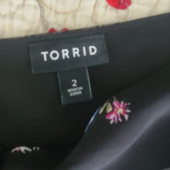 Like new Torrid swing tank size 2 - Picture 3 of 3